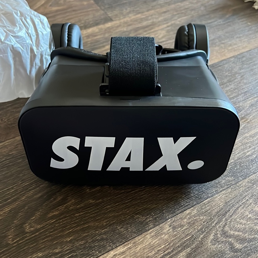 STAX. Mobile Virtual Reality Glasses